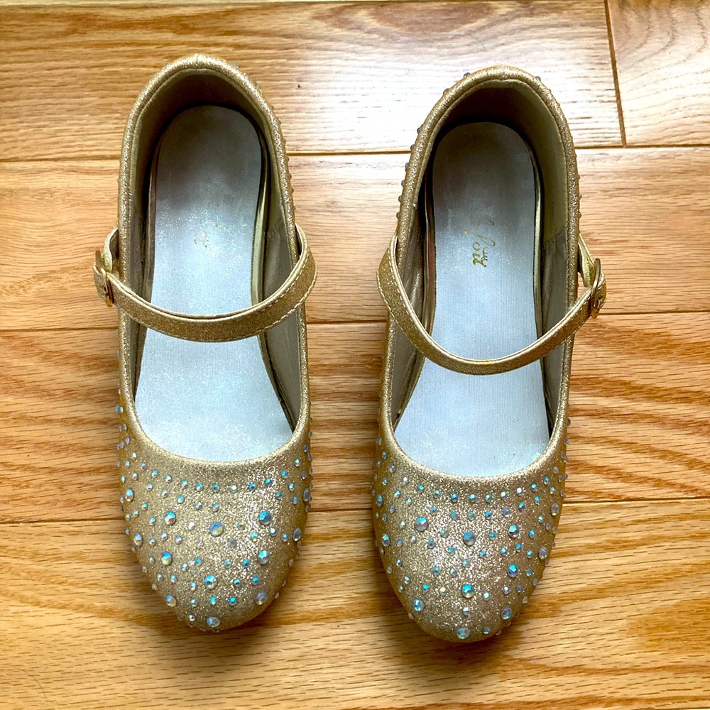 Girls dress shoe size 2
